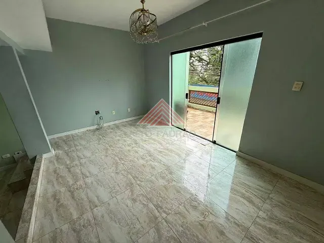 Sobrado com 125m² 4 quartos e 3 banheiros, à venda, no bairro Jardim Guapituba em Mauá