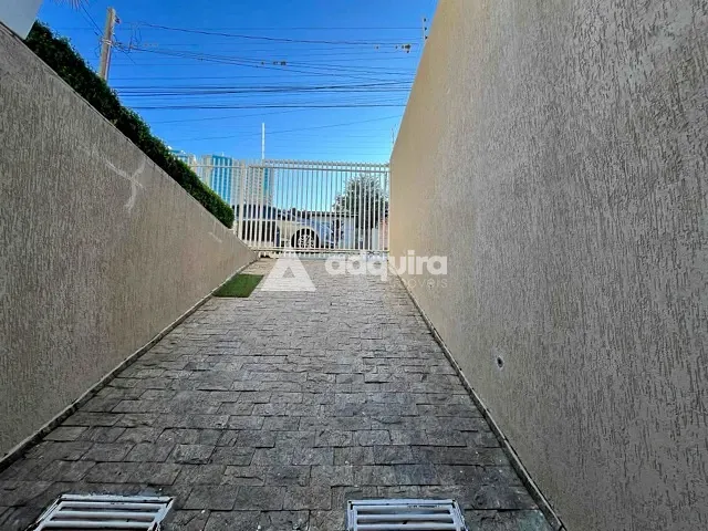 Sobrado com 133m² 3 quartos e 2 banheiros, à venda, no bairro Olarias em Ponta Grossa