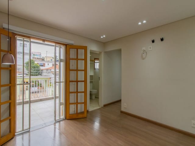 Foto do Sobrado - Sobrado para venda em Jardim Santa Mena com 3 quartos, sendo 1 suíte, 240m² | Lares e Andares Imóveis