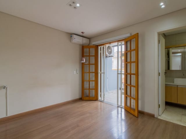 Foto do Sobrado - Sobrado para venda em Jardim Santa Mena com 3 quartos, sendo 1 suíte, 240m² | Lares e Andares Imóveis