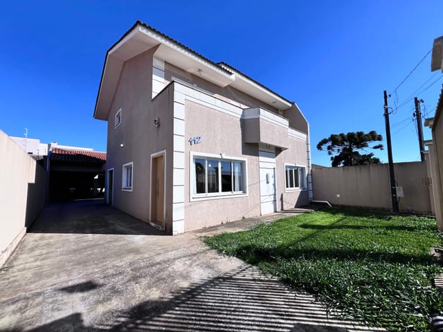 Sobrado Semimobiliado para Venda, 3 quartos sendo 1 suíte em Uvaranas, 239 m² -  Ponta Grossa, PR