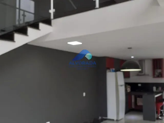Sobrado com 256m² 4 quartos e 3 banheiros, à venda, no bairro Jardim Jacinto em Jacareí
