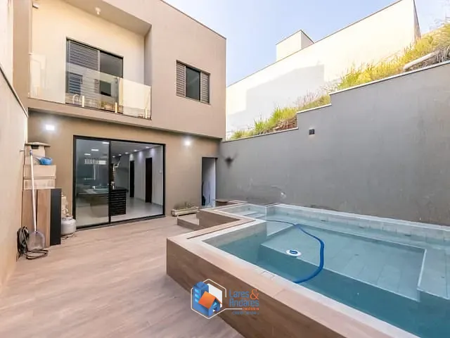 Sobrado com 150m² 3 quartos e 4 banheiros, à venda, no bairro Laranjeiras em Caieiras