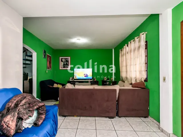 Sobrado 4 quartos e 2 banheiros, à venda, no bairro Vila Guarani em Carapicuíba