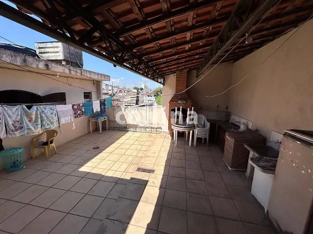 Sobrado 4 quartos e 2 banheiros, à venda, no bairro Vila Guarani em Carapicuíba