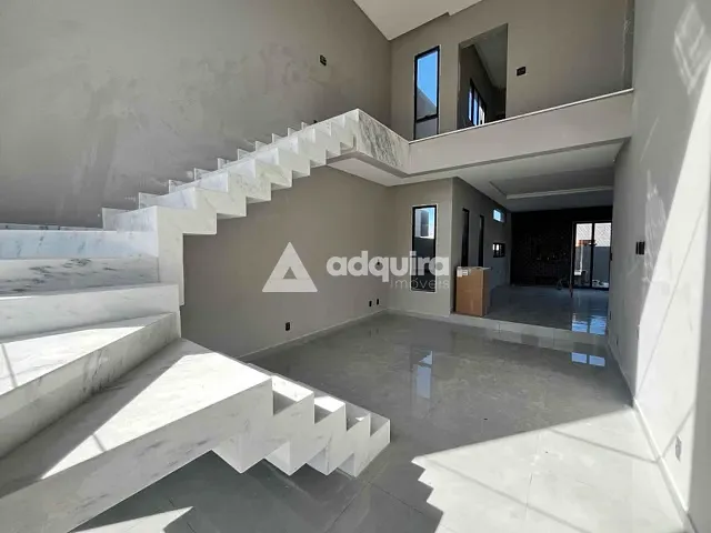 Sobrado com 178m² 3 quartos e 3 banheiros, à venda, no bairro Cará-cará em Ponta Grossa
