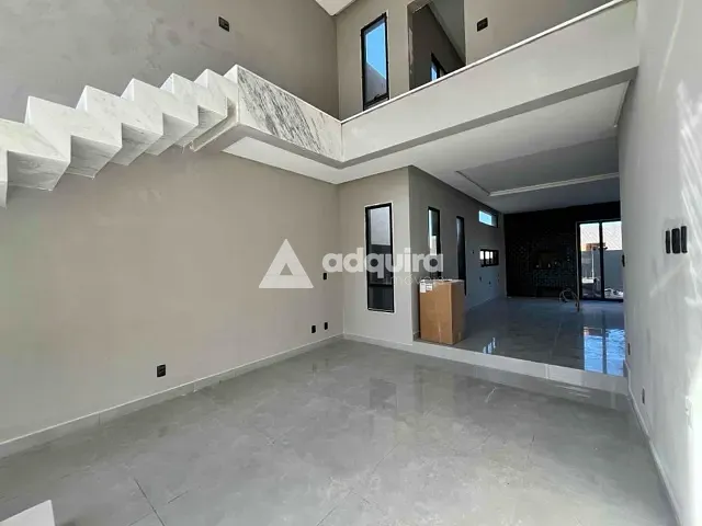 Sobrado com 178m² 3 quartos e 3 banheiros, à venda, no bairro Cará-cará em Ponta Grossa