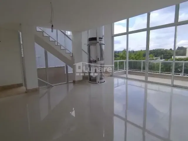 Sobrado com 430m² 4 quartos e 6 banheiros, à venda, no bairro Alphaville em Santana de Parnaíba