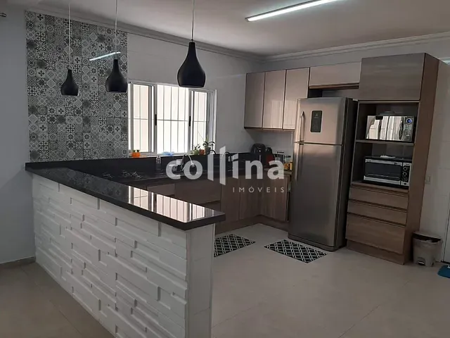 Sobrado com 218m² 3 quartos e 3 banheiros, à venda, no bairro Alto de Santa Lúcia em Carapicuíba