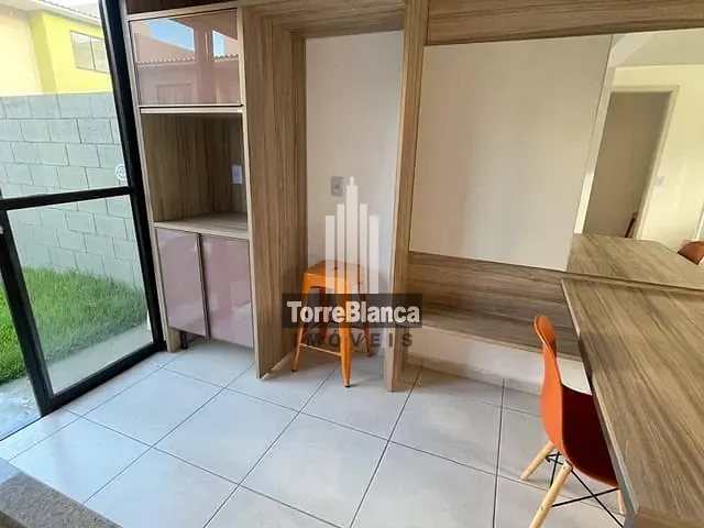 Sobrado 2 quartos e 1 banheiro, à venda, no bairro Jardim Carvalho em Ponta Grossa