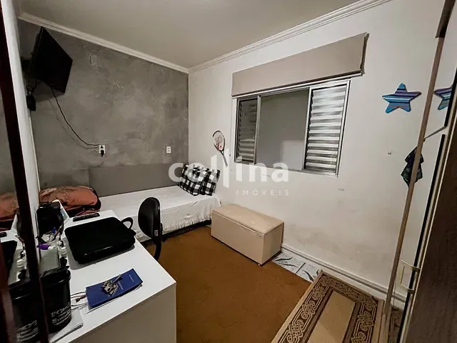 Sobrado com 450m² 2 quartos e 4 banheiros, à venda, no bairro Vila Dirce em Carapicuíba