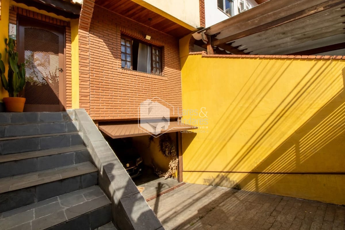 Sobrado à venda com 3 quartos, 162m² - Foto 1
