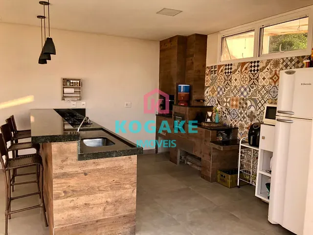 Sobrado com 370m² 3 quartos e 4 banheiros, à venda, no bairro Recanto dos Eucaliptos em São José dos Campos