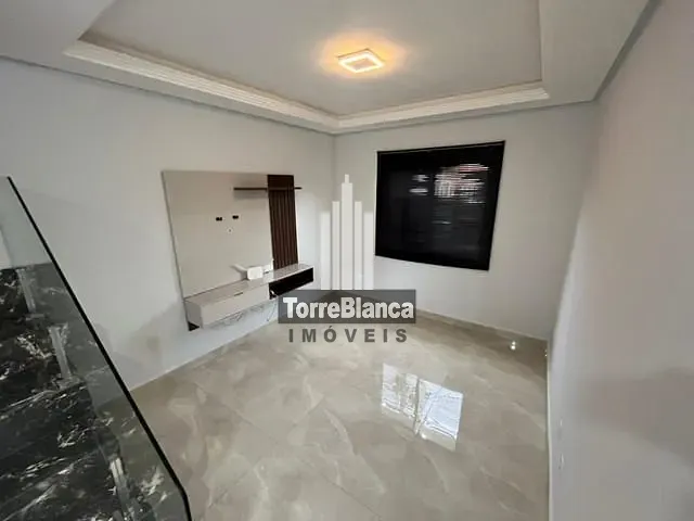 Sobrado com 120m² 3 quartos e 2 banheiros, à venda, no bairro Cará-Cará em Ponta Grossa