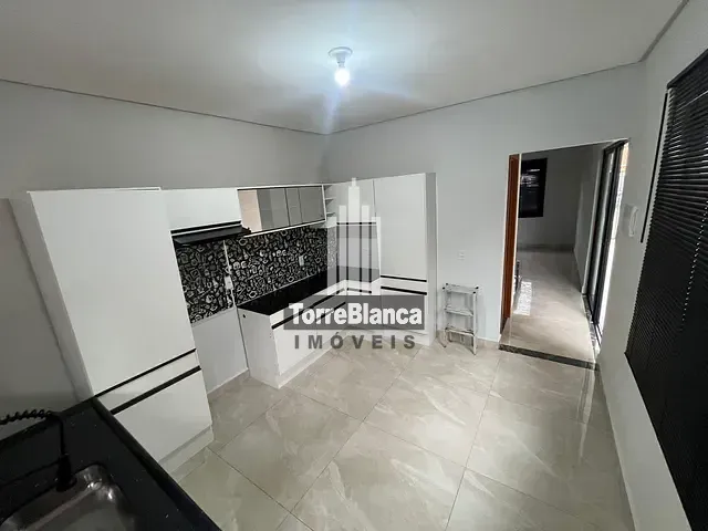Sobrado com 120m² 3 quartos e 2 banheiros, à venda, no bairro Cará-Cará em Ponta Grossa