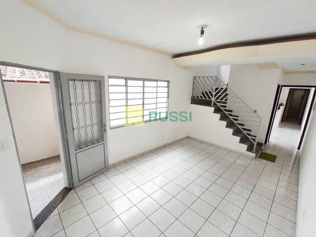 Sobrado com 137m² 4 quartos e 1 banheiro, à venda, no bairro Jardim Augusta em São José dos Campos