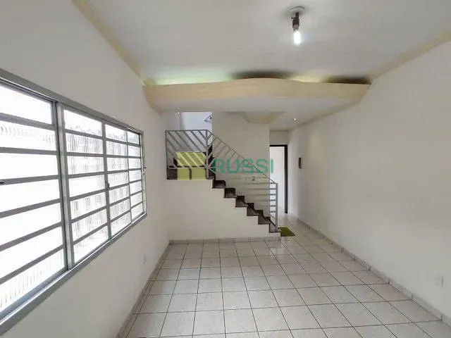 Sobrado com 137m² 4 quartos e 1 banheiro, à venda, no bairro Jardim Augusta em São José dos Campos