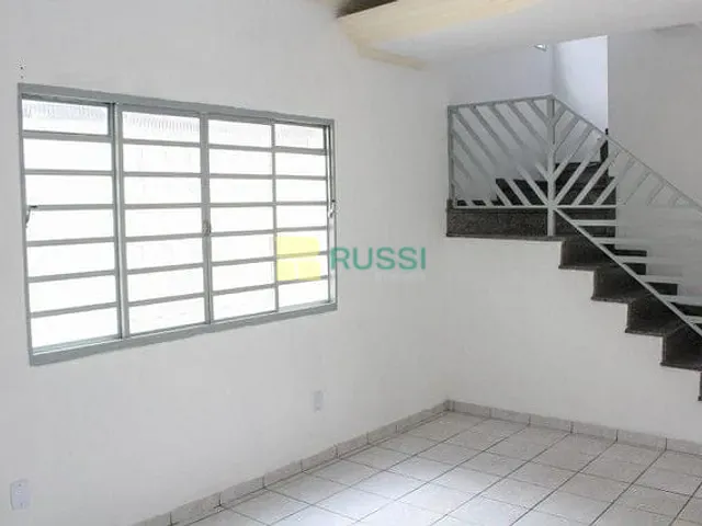 Sobrado com 137m² 4 quartos e 1 banheiro, à venda, no bairro Jardim Augusta em São José dos Campos