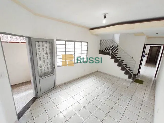 Sobrado com 137m² 4 quartos e 1 banheiro, à venda, no bairro Jardim Augusta em São José dos Campos