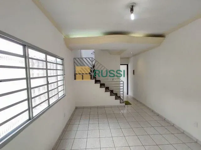 Sobrado com 137m² 4 quartos e 1 banheiro, à venda, no bairro Jardim Augusta em São José dos Campos