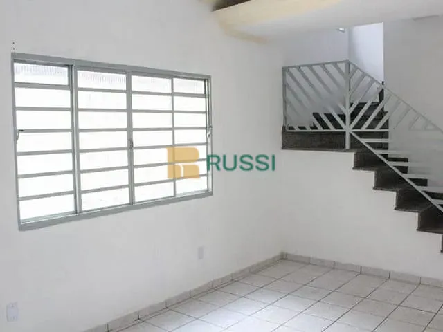 Sobrado com 137m² 4 quartos e 1 banheiro, à venda, no bairro Jardim Augusta em São José dos Campos