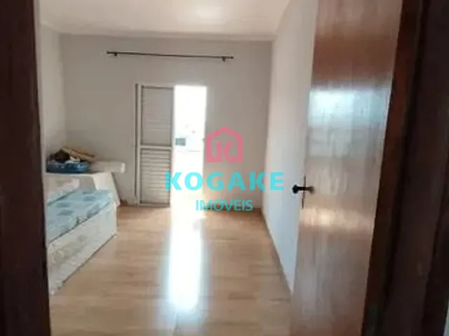 Sobrado com 175m² 3 quartos e 3 banheiros, à venda, no bairro Recanto dos Eucaliptos em São José dos Campos