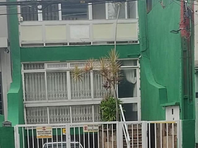 Sobrado com 220m², à venda ou para alugar, no bairro Vila Mariana em São Paulo