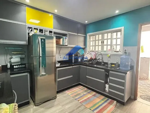 Sobrado com 125m² 3 quartos e 1 banheiro, à venda, no bairro Jardim das Indústrias em São José dos Campos