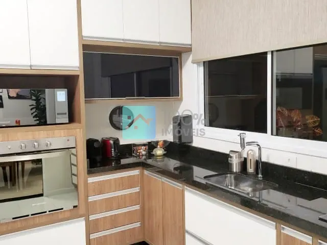 Sobrado com 260m² 3 quartos e 5 banheiros, à venda, no bairro Urbanova em São José dos Campos