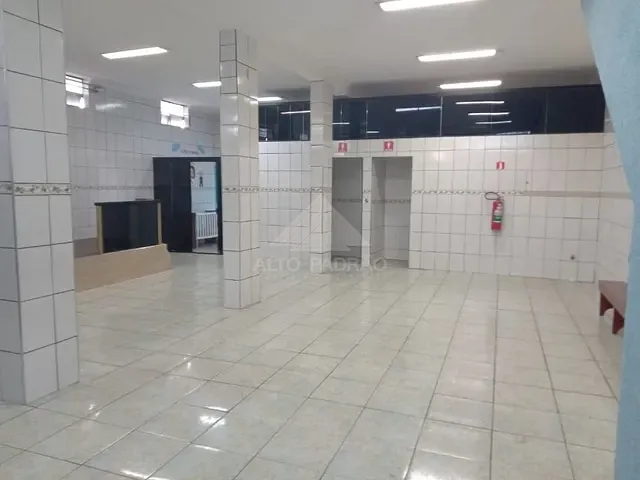Sobrado com 317m² 10 quartos e 10 banheiros, à venda, no bairro Jardim Quarto Centenário em Mauá
