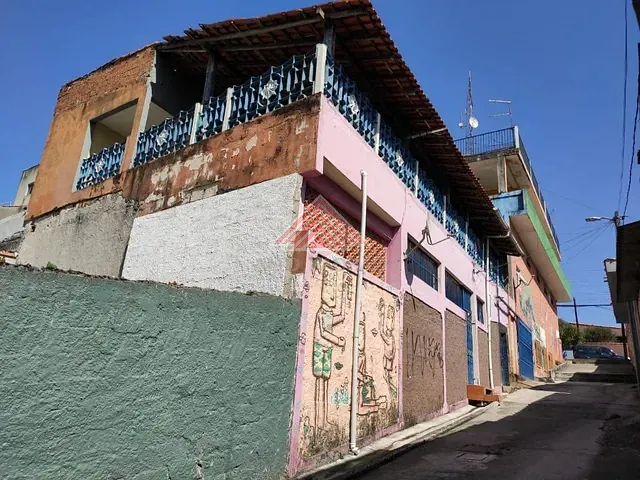 Sobrado com 317m² 10 quartos e 10 banheiros, à venda, no bairro Jardim Quarto Centenário em Mauá