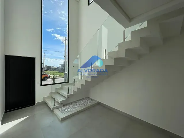 Sobrado com 250m² 4 quartos e 4 banheiros, à venda, no bairro Jardim das Flores em São José dos Campos