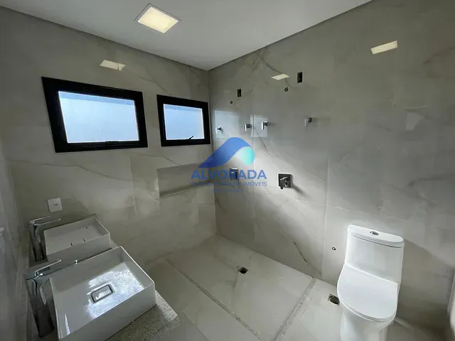 Sobrado com 250m² 4 quartos e 4 banheiros, à venda, no bairro Jardim das Flores em São José dos Campos