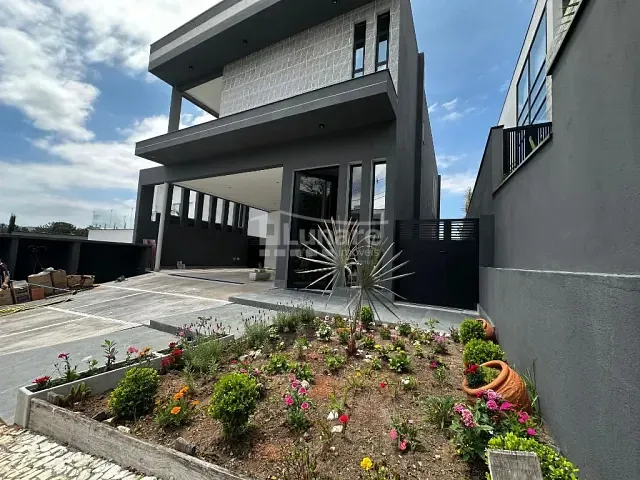 Sobrado com 360m² 4 quartos e 4 banheiros, à venda, no bairro Cézar de Souza em Mogi das Cruzes