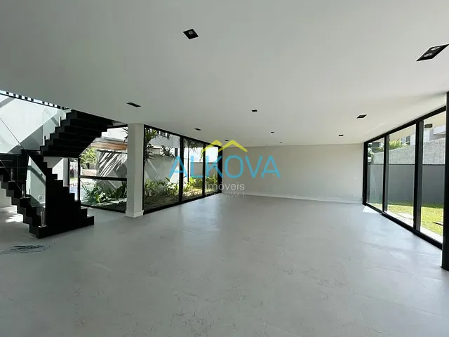Sobrado com 600m² 4 quartos e 6 banheiros, à venda, no bairro Urbanova em São José dos Campos