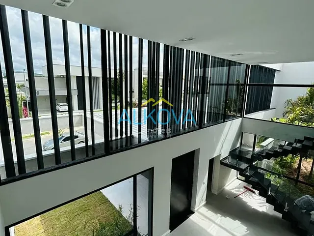 Sobrado com 600m² 4 quartos e 6 banheiros, à venda, no bairro Urbanova em São José dos Campos