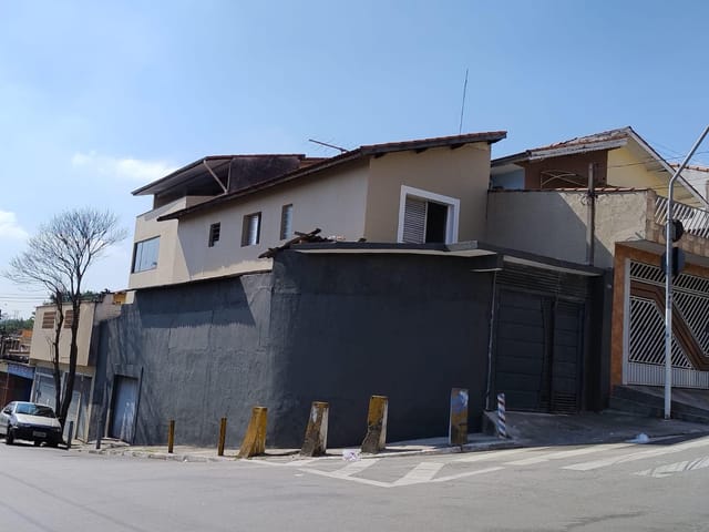 Foto do Sobrado - 🏡 Sobrado de Esquina com 103m², 3 Dormitórios e 2 Vagas de Garagem – Excelente Localização no Taboão | Mix Nascimento