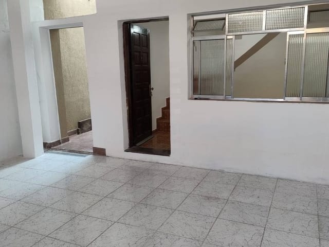 Foto do Sobrado - 🏡 Sobrado de Esquina com 103m², 3 Dormitórios e 2 Vagas de Garagem – Excelente Localização no Taboão | Mix Nascimento