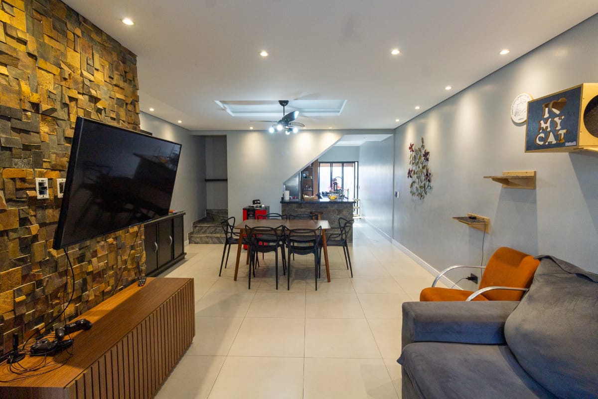 Foto do Sobrado-Sobrado para venda em Vila Ester (Zona Norte) com 3 quartos, sendo 1 suíte, 104m²
