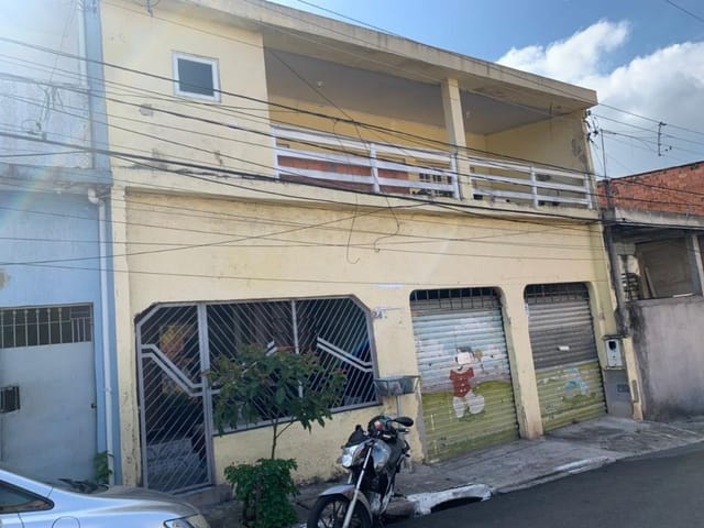 Sobrado com 200m² 4 quartos e 4 banheiros, à venda, no bairro Parque dos Camargos em Barueri