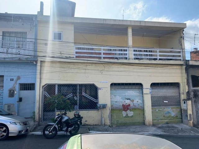 Sobrado com 200m² 4 quartos e 4 banheiros, à venda, no bairro Parque dos Camargos em Barueri