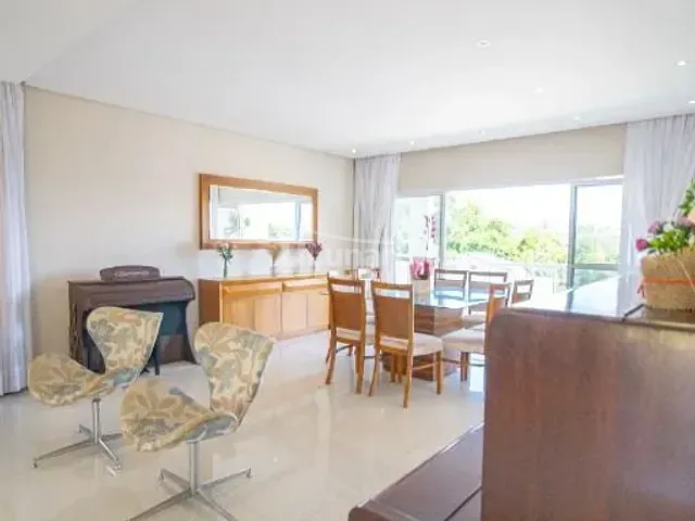 Sobrado com 360m² 4 quartos e 6 banheiros, à venda, no bairro Jardim Aracy em Mogi das Cruzes