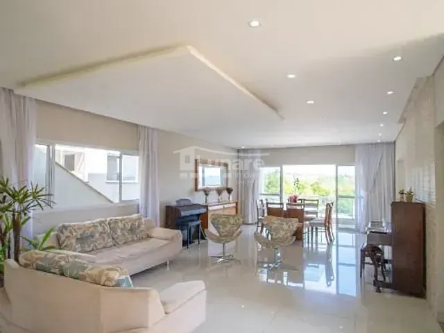 Sobrado com 360m² 4 quartos e 6 banheiros, à venda, no bairro Jardim Aracy em Mogi das Cruzes
