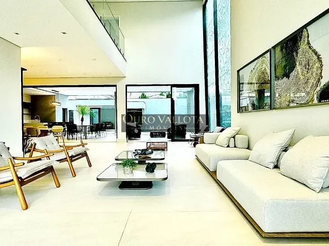 Sobrado com 525m² 5 quartos e 3 banheiros, à venda, no bairro Acapulco em Guarujá