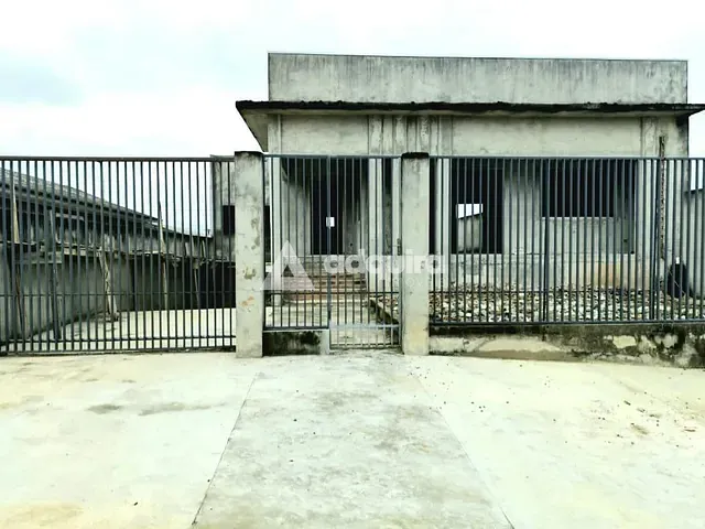 Sobrado com 429m² 3 quartos e 2 banheiros, à venda, no bairro Colônia Dona Luíza em Ponta Grossa