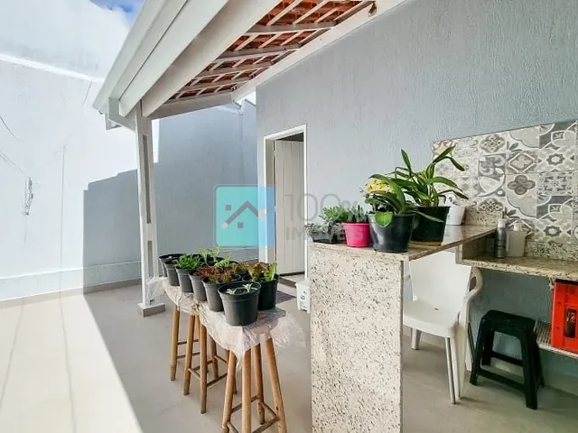 Sobrado 3 quartos e 3 banheiros, à venda, no bairro Bosque dos Eucaliptos em São José dos Campos