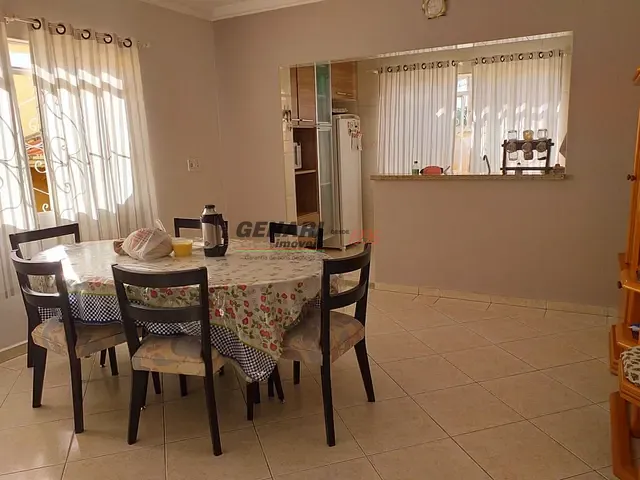 Sobrado com 181m² 4 quartos e 5 banheiros, à venda, no bairro Vila Rubens em Indaiatuba