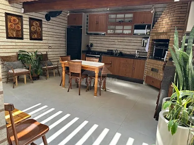 Sobrado com 125m² 3 quartos e 2 banheiros, à venda, no bairro Jardim Guapituba em Mauá