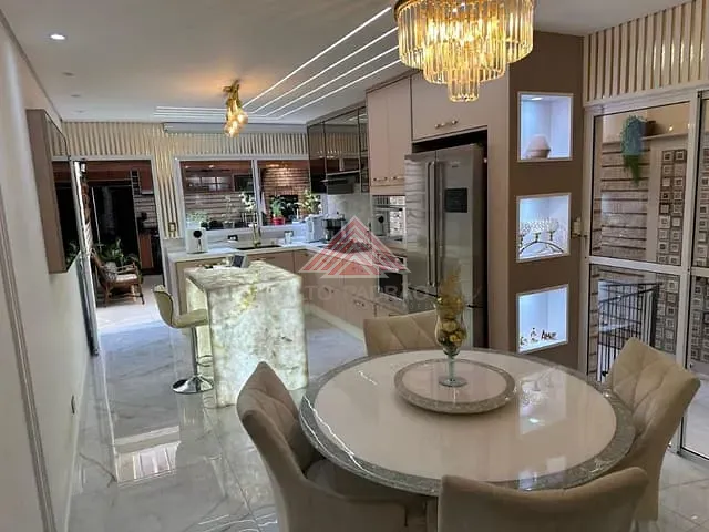 Sobrado com 125m² 3 quartos e 2 banheiros, à venda, no bairro Jardim Guapituba em Mauá