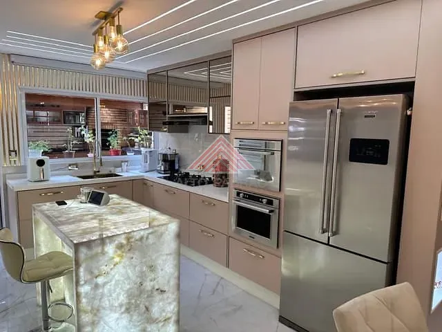 Sobrado com 125m² 3 quartos e 2 banheiros, à venda, no bairro Jardim Guapituba em Mauá